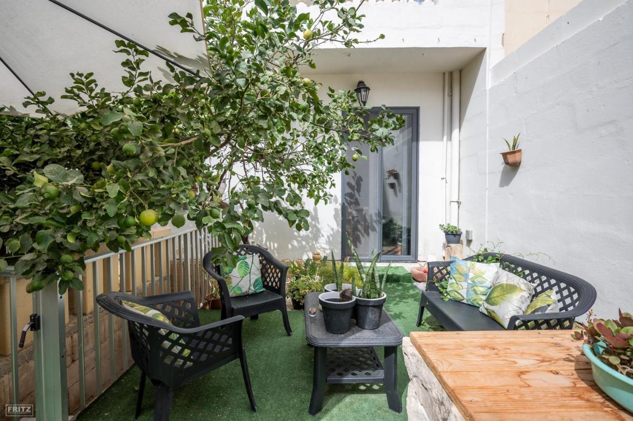 Close To Airport - Private Room With Private Bathroom Adults Only Gudja Exteriér fotografie